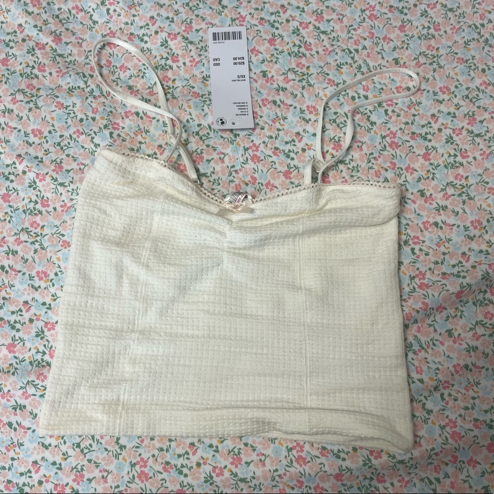 Urban outfitters xs/s white tank top with pink bow